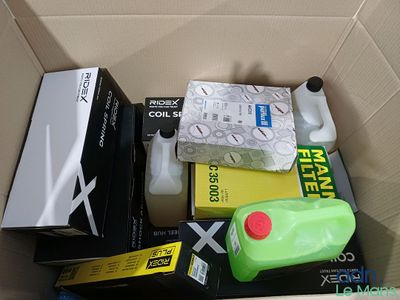 une boîte contenant de nombreux objets