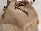 sac seau en velours beige avec cordon de serrage