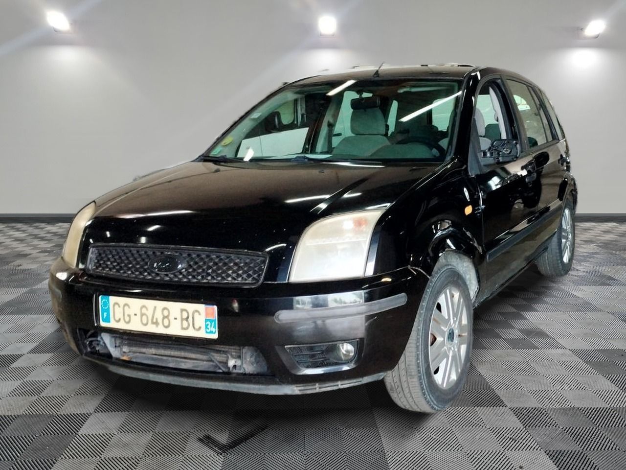 FORD - FUSION 1.6 TREND - ES - Mise en service: 18/12/2002 - Vente strictement réservée aux professionnels de l'autom...