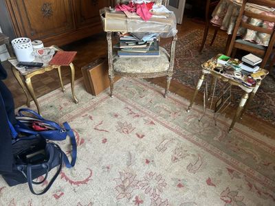 Trois petites tables d'appoint en bois doré dans le goût ita…