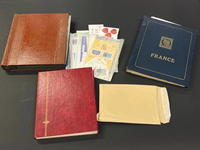 Collection France 1977 à 1984 (incomplet, neufs et oblitérés…