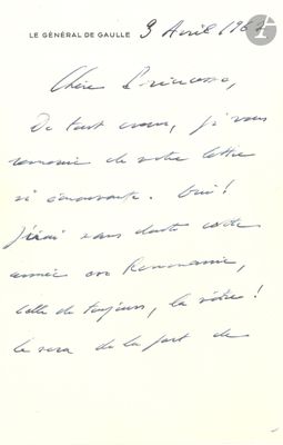 gros plan d'une lettre écrite à la main sur un morceau de papier