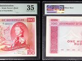 trois types différents de billets de banque exposés dans une vitrine