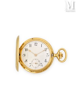 montre de poche avec boîtier en or et chiffres romains sur le cadran