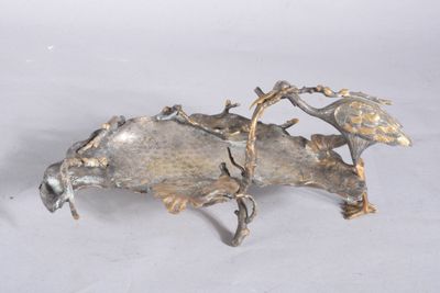 a metal object that is sitting on a table