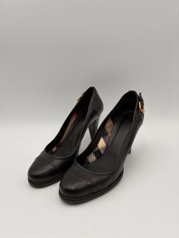 BURBERRY, paire d’escarpin à talon en cuir, taille 41. État d'usa...
