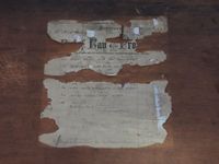 Écritoire de voyage en bois mouluré et acajou, le plateau ga… (photo 3)