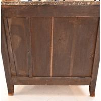 LARDIN. PETITE COMMODE LOUIS XV galbée en façade et sur les … (photo 6)
