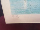 un dessin représentant une personne sur une planche de surf dans l'eau