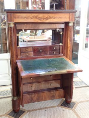 Secrétaire en acajou et placage d'acajou, ouvrant à un abatt…
