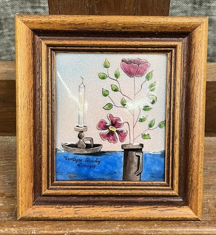 Email de Limoges « Fleurs et bougie » signé Evelyne ROUBY. 7 x 6 ...