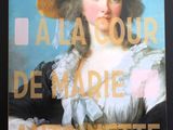 la couverture d'un livre sur laquelle figure le portrait d'une femme coiffée d'un chapeau
