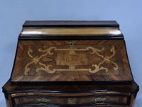 Commode scriban en placage de noyer et prunier, l'abattant d… (photo 5)