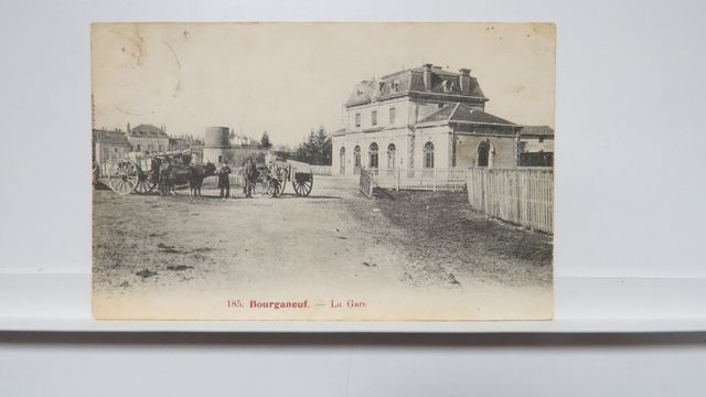 Bourganeuf : La Gare (AAA 185). Petits défauts. Carte rare !!!
