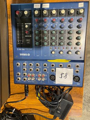 Table de mixage YAMAHA Vendu sur LJ, frais acheteur 14,28 % …