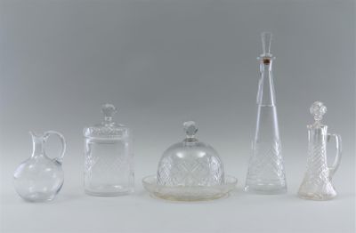 a lot of glass items that are sitting on a table