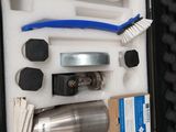 une photo d'une trousse à outils dans un étui rigide