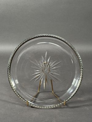 une image représentant une plaque de verre transparent ornée d'un motif en forme d'étoile