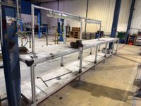 Lot de mobilier d'atelier soit large etabli avec étau, 8 éta…