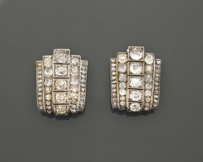 Ravissante paire de clips de revers en métal, d'époque Art D…