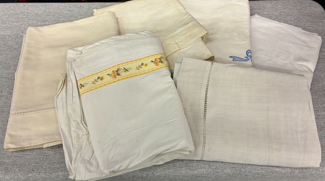 Lot de 6 draps - Vendu en l’état sans vérification préalable. À n