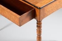 Bureau à gradin en placage d'érable moucheté ouvrant par un … (photo 4)