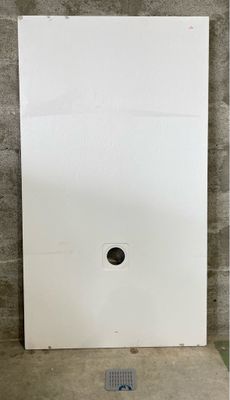 an image of a bathroom with a toilet and a shower