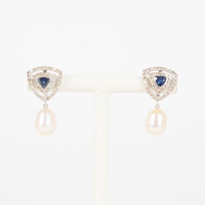 Paire de pendants d'oreilles en or 9K (375/oo) en forme de t…