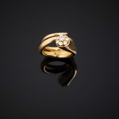 CHRISTIAN DIOR. Bague en or jaune 750°°° formée d'un serpent…
