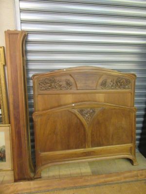 424.65 - Lit EN Bois Moulure EN Acajou Blond A Decor Sculpte…