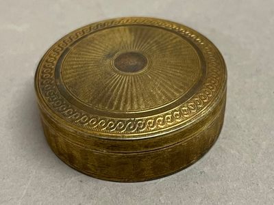 Petite boîte ronde en vermeil à décor géométrique guilloché - Photo 1