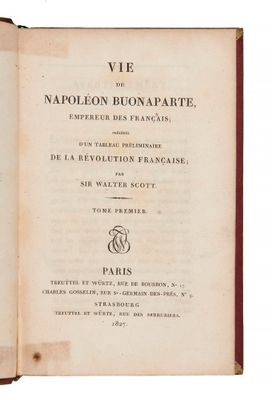 un livre ouvert avec l'image d'un oiseau dessus