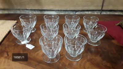 BACCARAT, 10 verres à porto en cristal modèle CHARMES. Signé