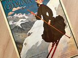 un livre dont la couverture représente une femme à skis