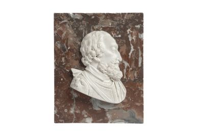 Buste en marbre figurant le profil d'Henri IV, fixé sur un p… - Photo 1