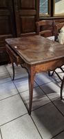 Une table demi-lune de style Louis XVI en placage d'acajou (… (photo 4)