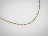 un collier à chaîne en or composé de petits maillons ronds