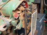 a machine that is sitting on a table in a room