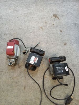 3 pompes dont pompe de transfert Cogétil référence 23056, po…