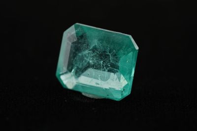 EMERAUDE taille émeraude, environ 12.