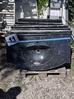 11 Lavabo en résine