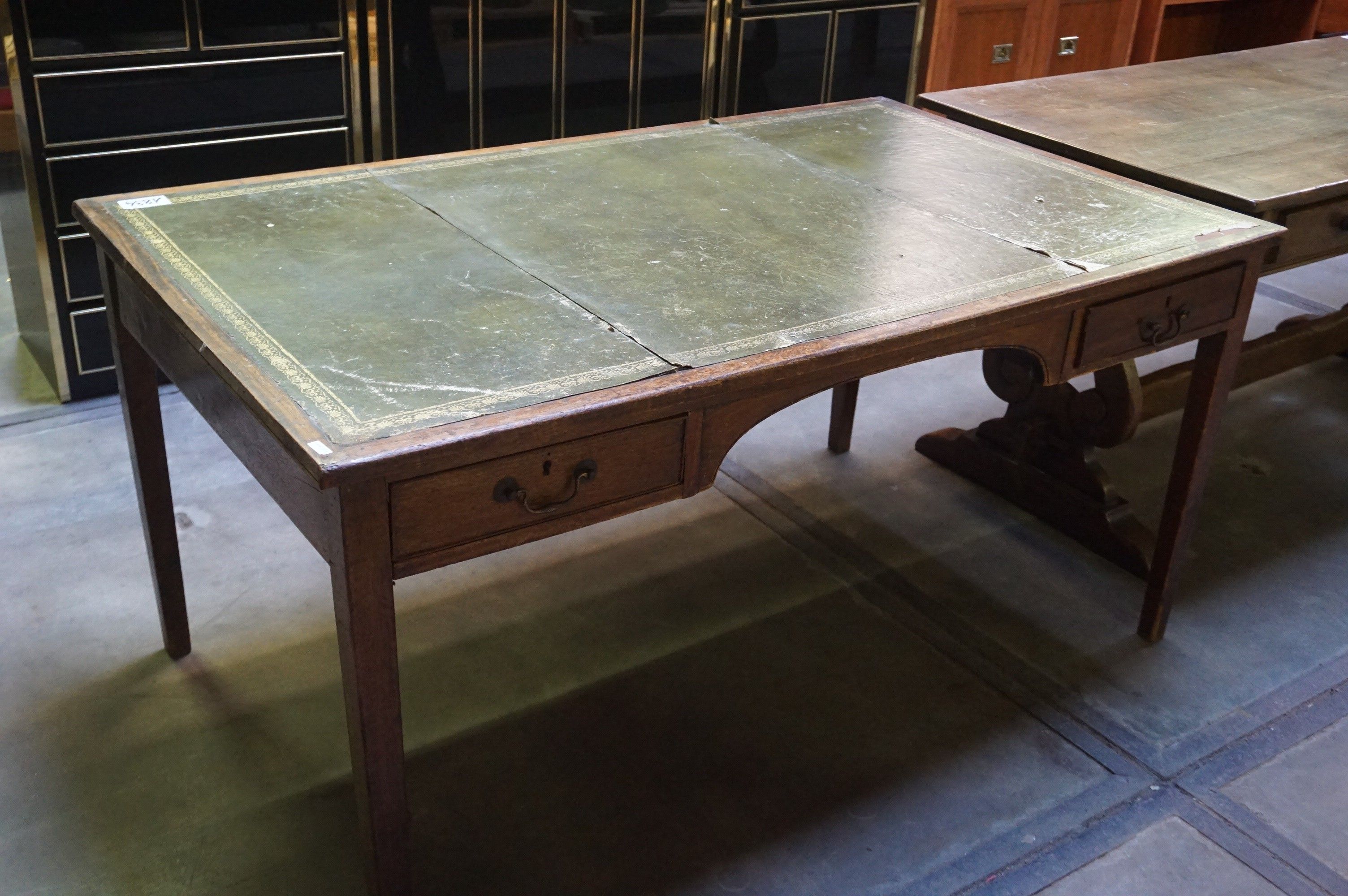 grand bureau anglais - vers 1900 - H : 74 cm - L : 150 cm - …