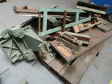 many pieces of machinery that are sitting on the floor