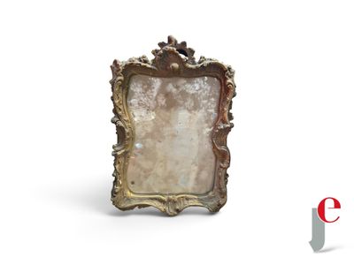 a picture of a picture frame on a white background