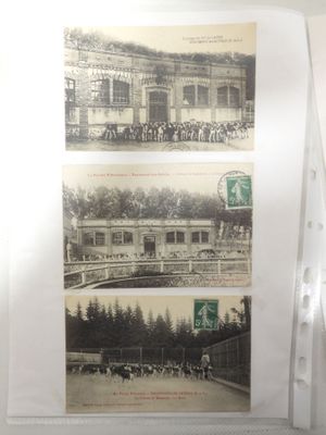deux photos d'un bâtiment sur lesquelles on voit plein de gens