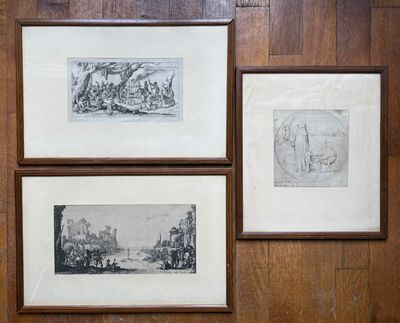 trois dessins encadrés représentant un homme et une femme devant un mur en bois