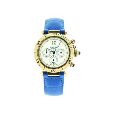 une image d'une montre en gros plan sur fond blanc