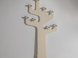 un arbre blanc construit en Lego posé sur une table
