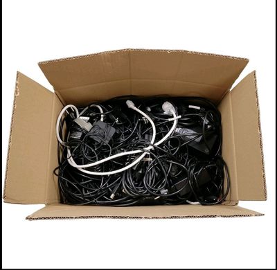 Lot de divers câbles informatique - TVA Récupérable - Ce lot…