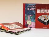 trois livres posés l'un sur l'autre, l'un à côté de l'autre